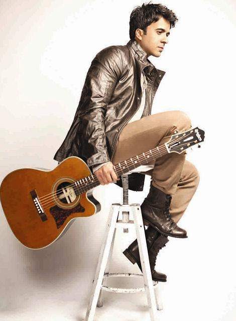 Luis Fonsi ESTRELLA »VIP» de este mes en  HTV