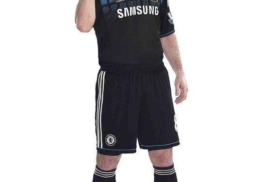 Chelsea estrena uniforme para jugar como equipo visitante durante la temporada 2011/12
