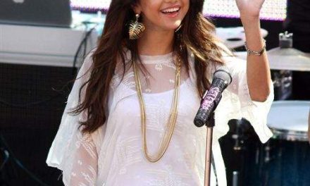Selena Gomez Habla de su hospitalización : »Estaba muy desnutrida, agotada y baja en hierro»