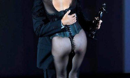 Lady Gaga se robó el show en los CFDA Fashion Awards con su polémico vestido