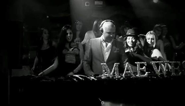 JUAN MAGÁN PRESENTA EL VIDEOCLIP DEL HIT DEL VERANO »BAILANDO POR AHÍ»