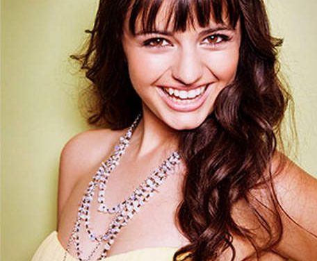 Rebecca Black arrasa en Youtube con My moment (+Video)