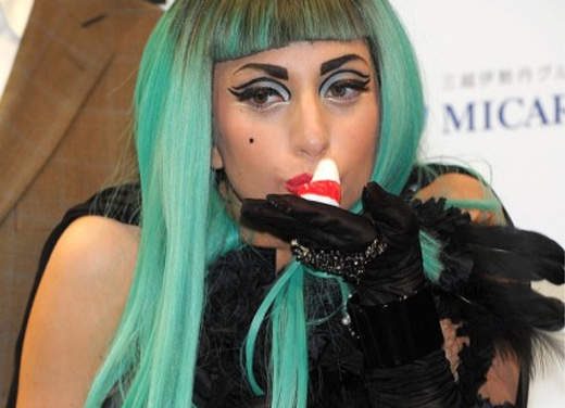 Lady Gaga lo cuenta todo sobre su nuevo vídeo »You and I»