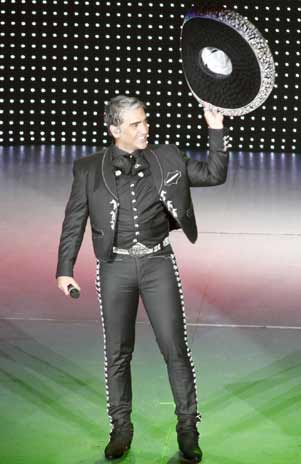 Alejandro Fernández grabó tema oficial de los Panamericanos