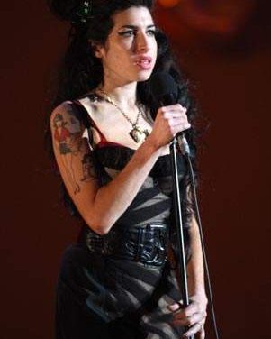 Vecinos de Amy Winehouse oyeron gritos en la madrugada