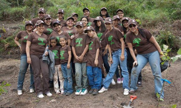 CINES UNIDOS realizó jornada de reforestación junto a la USB