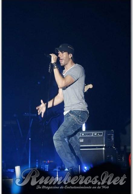 Enrique Iglesias cantó entre el »público general» de Caracas (+Fotos) –  @soniberth