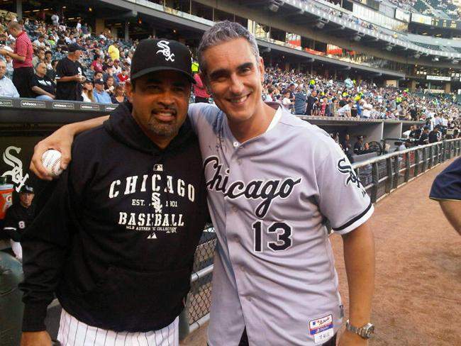 Miguel Varoni fue el encargado de lanzar la primera pelota en el juego de los Medias Blancas de Chicago