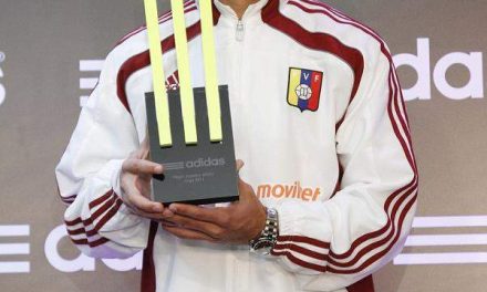 Tomás Rincón premiado como el mejor jugador adidas de la Copa América