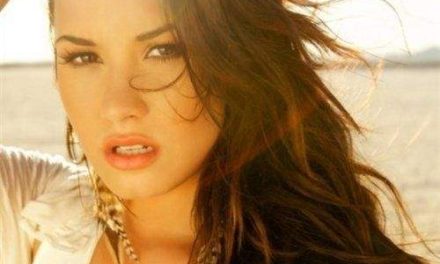 Demi Lovato saca su lado más rockero en ‘Skyscraper’