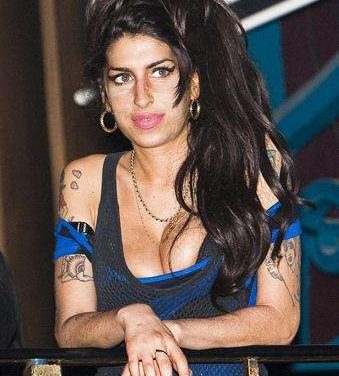 ‘Amy Winehouse compró éxtasis, cocaína y ketamina la noche antes de su muerte’