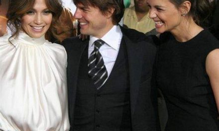 Jennifer Lopez celebra su cumpleaños 42 con Tom Cruise y Katie Holmes