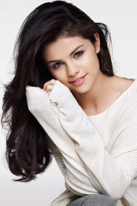 SELENA GOMEZ ALQUILÓ LA TORRE EIFFEL