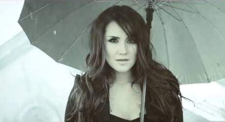 DULCE MARÍA MELANCÓLICA EN PREVIEW DE NUEVO VIDEO