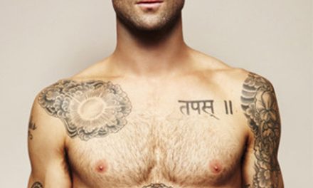 El vocalista de Maroon 5 Adam Levine desmiente su homosexualidad