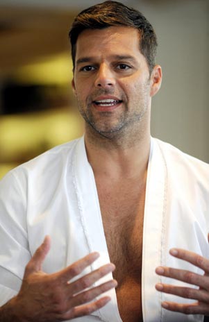 Ricky Martin habla de su primera relación con un hombre