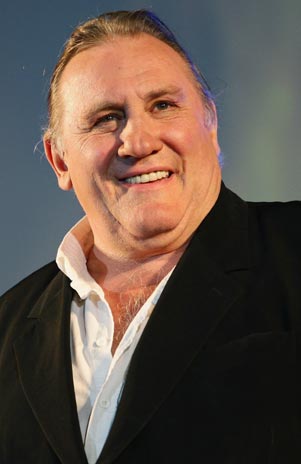 Gérard Depardieu orina ebrio en pasillo de avión de Air France