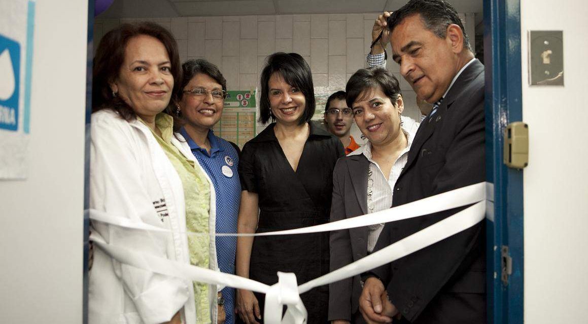 Tupperware y UNICEF inauguraron la sala de amamantamiento en el Hospital JM de los Ríos