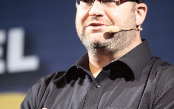 Yehuda Berg revela la clave de la transformación individual y global en su conferencia El Poder de la Kabbalah