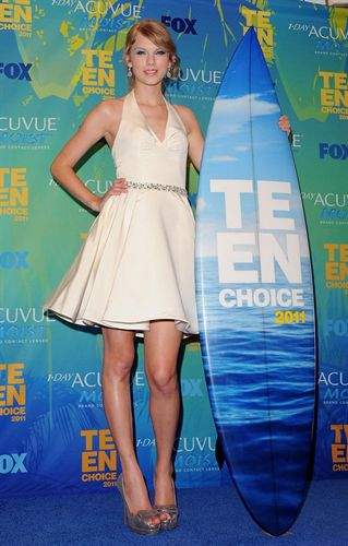 Taylor Swift y Selena Gómez, arrasan en los Teen Choice Awards