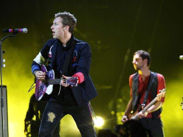 Coldplay rinde tributo a Amy Winehouse con un cover