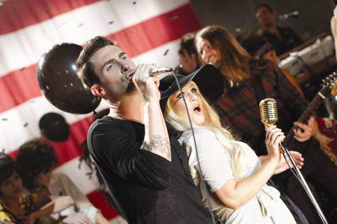 MAROON 5 ESTRENA EL VIDEO DE »MOVES LIKE JAGGER» (+Video)