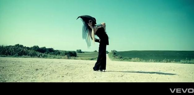 Lady Gaga estrena su nuevo vídeo »Yoü And I» (+Video)