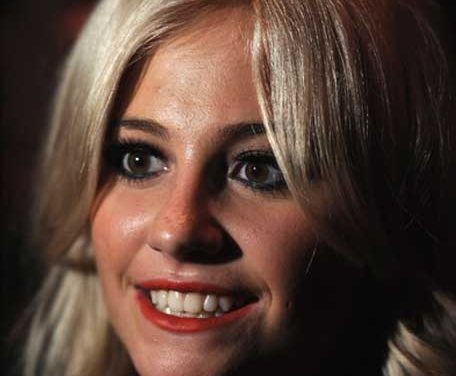 Pixie Lott presenta su nuevo single: »What do you take me for?»