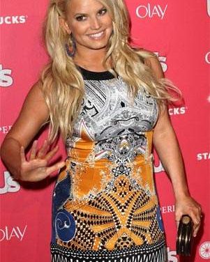 Jessica Simpson quiere reducirse los senos antes de casarse