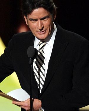 Productor de ‘Two and A Half Men’ escribe libro sobre Charlie Sheen