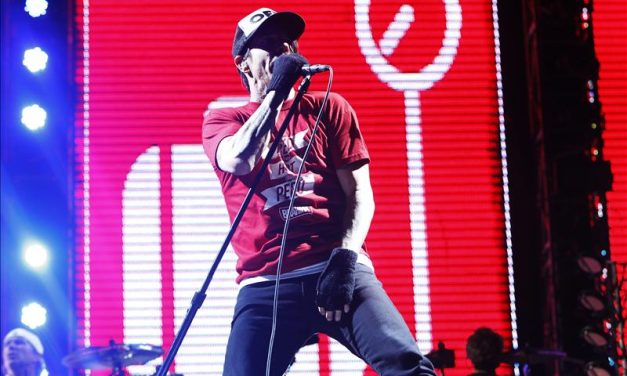 Se casan en el Rock in Rio para declarar su amor por Red Hot Chili Peppers