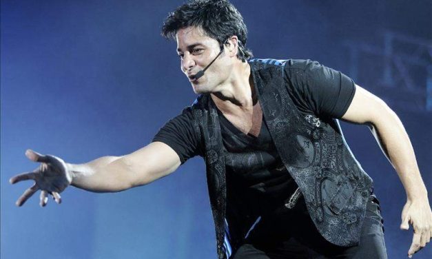 Chayanne enfrenta demanda por estafa y evasión en Argentina