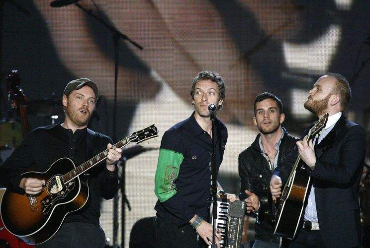 Chris Martin y Rihanna, mano a mano en lo nuevo de Coldplay… Lanzan nuevo single, ‘Paradise’