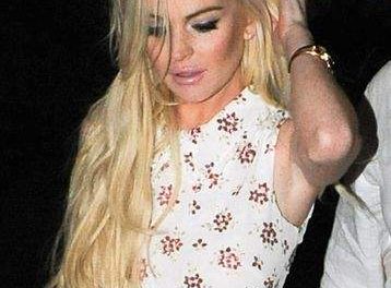 Lindsay Lohan hiere a una mujer en una fiesta Y es expulsada
