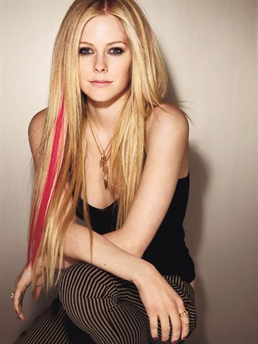 ¿Avril Lavigne embarazada?