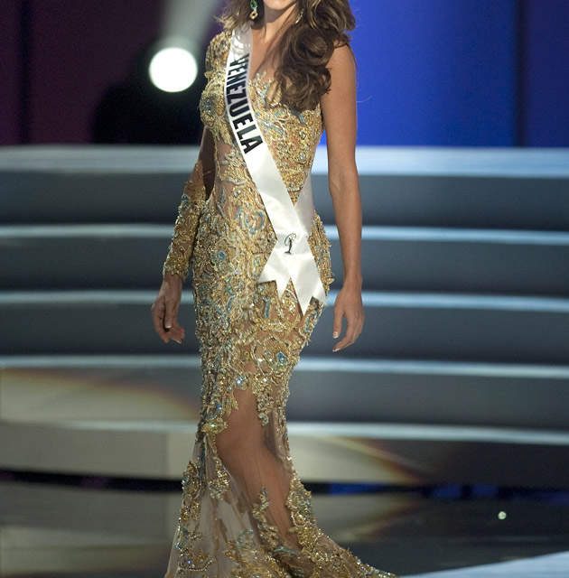 Miss Universo 2011: »Nos robaron»  Vanessa Goncalves solo clasifico en el top16