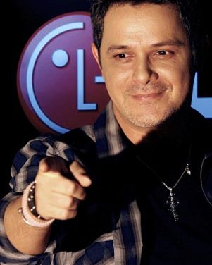 Alejandro Sanz vuelve a meter la pata al escribir en Twitter