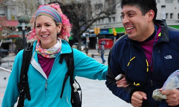 EN THE AMAZING RACE OCHO EQUIPOS CONTINUAN EN LA CARRERA