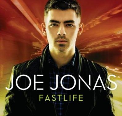 JOE JONAS DEBUTÓ EN EL #2 DEL TOP DE VENTAS EN COLOMBIA CON SU ÁLBUM »FAST LIFE»