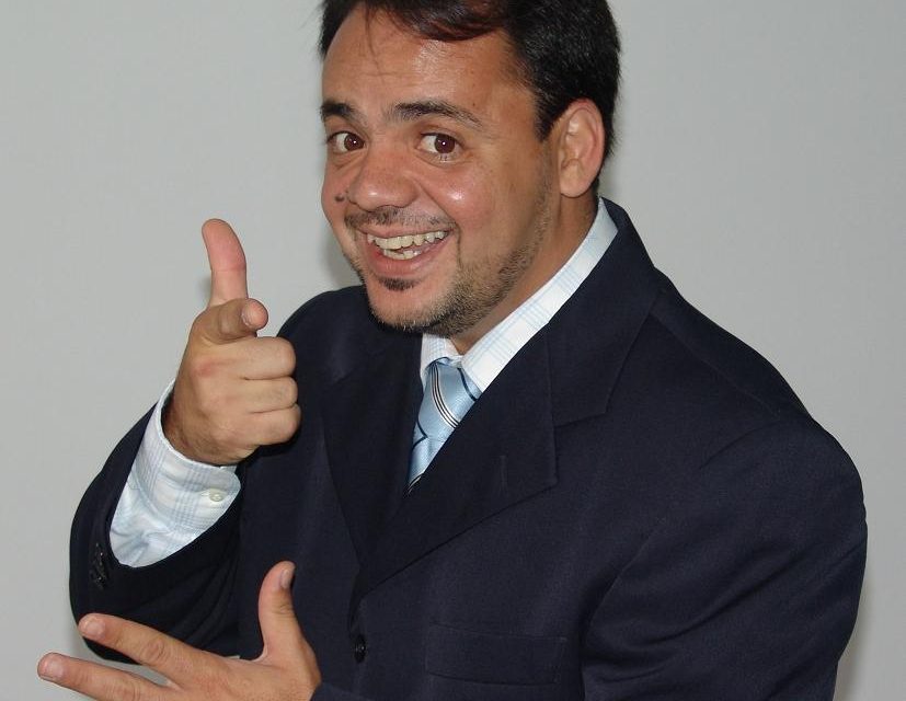 La Comedia Local Presenta a Amilcar Rivero en Teatro Bar