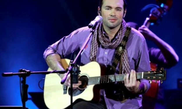 SANTIGO CRUZ ESTRENA NUEVO SENCILLO