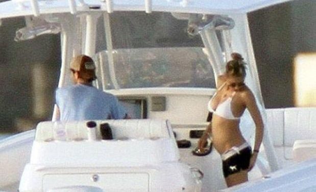 Enrique Iglesias envuelto en rumores de paternidad