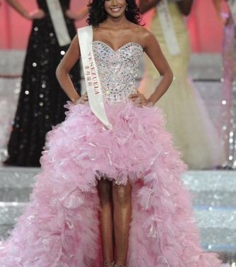 La venezolana Ivian Lunasol Sarcos Colmenares, coronada Miss Mundo 2011