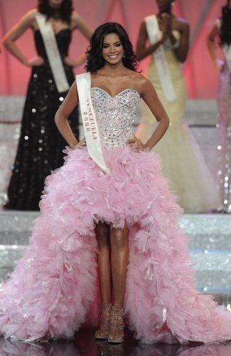 La venezolana Ivian Lunasol Sarcos Colmenares, coronada Miss Mundo 2011