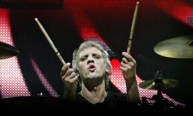 Charly Alberti, exbaterista de Soda Stereo dice que a Cerati «hay que dejarle ir, o venir»