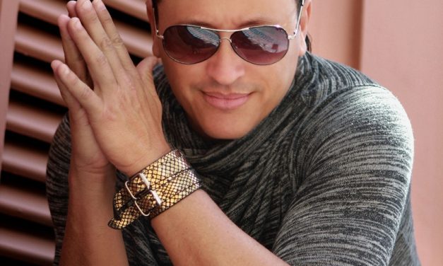 Elvis Crespo combina merengue con vallenato