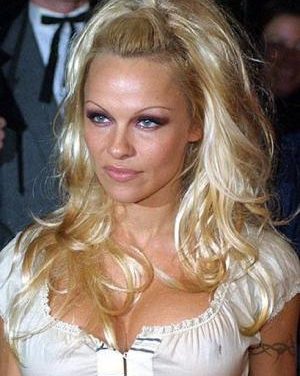 Pamela Anderson será la Virgen María en un especial navideño de Tv