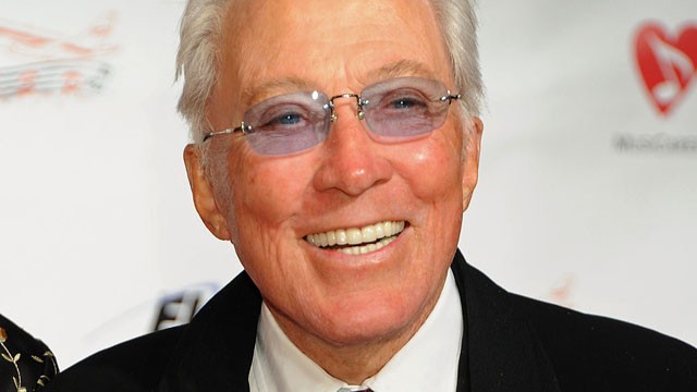 Cantante estadounidense Andy Williams revela que padece cáncer de vejiga