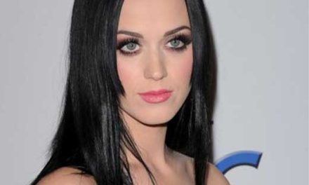 Katy Perry no se sabe las letras se sus propias canciones