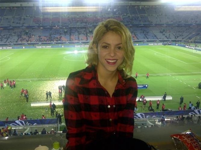 Shakira sigue a Gerard Piqué hasta Japón… Ve ganar al Barça el Mundial de Clubes